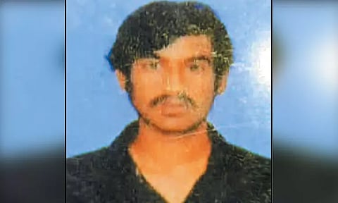 கீழ்கட்டளையில் கல்குவாரி குட்டையில் குதித்து வாலிபர் தற்கொலை - வாங்கிய கடனை நண்பர் திருப்பி தராததால் விபரீத முடிவு