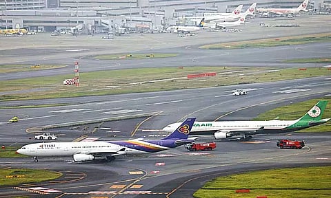 ஜப்பானில் ஓடுபாதையில் விமானங்கள் மோதிக்கொண்டதால் பரபரப்பு