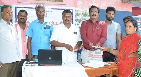 கம்மம்பள்ளி ஊராட்சியில் பொது வினியோகத்திட்ட குறை தீர்க்கும் முகாம்