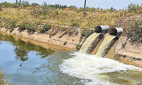 கண்ணன்கோட்டை ஏரியிலிருந்து முதல் முறையாக பூண்டிக்கு தண்ணீர் திறப்பு