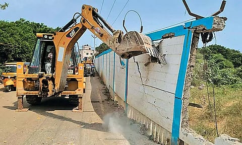 மணலியில் ரூ.80 கோடி அரசு நிலம் மீட்பு; சென்னை மாநகராட்சி அதிகாரிகள் நடவடிக்கை