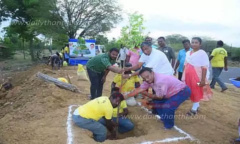 மரக்கன்றுகள் நடும் விழா