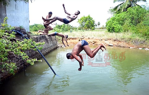 ஆனந்த குளியல்