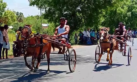குளித்தலையில் குதிரை வண்டி பந்தயம்