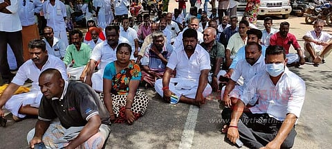 அரசு ஆஸ்பத்திரியில் பிரசவித்த பெண் திடீர் சாவு மன்னார்குடியில், உறவினர்கள் சாலை மறியல்