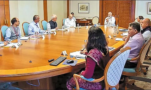 குஜராத்தில் 15-ந் தேதி கரையை கடக்கும் 'பிபர்ஜாய்' புயல்; பிரதமர் மோடி ஆலோசனை