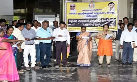 உலக குழந்தை தொழிலாளர் முறை எதிர்ப்பு தின உறுதிமொழி ஏற்பு