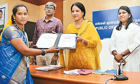 காஞ்சீபுரத்தில் மக்கள் குறைதீர்க்கும் நாள் கூட்டத்தில் பயனாளிகளுக்கு நிதியுதவி