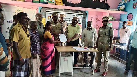 கூடலூர் அருகே பழங்குடியின மக்களுக்கு ஓட்டுனர் உரிமம்