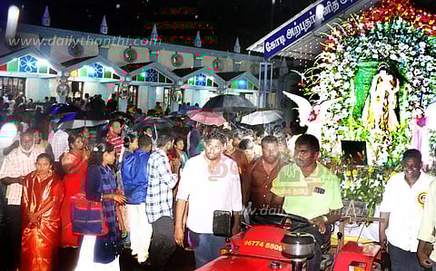 சேலம் ஜான்சன்பேட்டை புனித அந்தோணியார் ஆலய தேர் பவனி