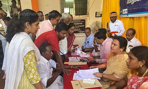மாநகராட்சி மேற்கு மண்டலத்தில் மக்கள் குறைதீர்க்கும் முகாம் - திட்டப்பணிகள் நடைபெறவில்லை என கவுன்சிலர்கள் புகார்