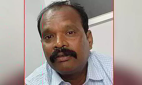 கரியாலூர் போலீஸ் நிலையத்தில் பணியாற்றிய போது, சாராய வியாபாரிகளுடன் தொடர்பு; சப்-இன்ஸ்பெக்டர் பணியிடை நீக்கம்