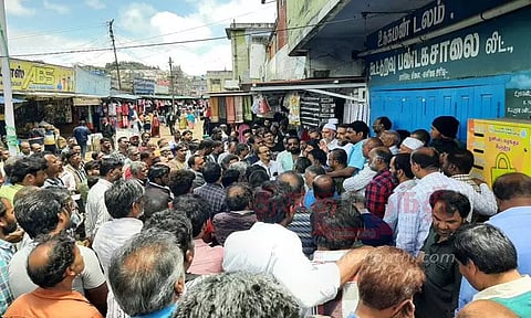 புதிய கடைகள் கட்ட வியாபாரிகள் எதிர்ப்பு