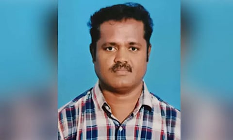 மோட்டார் சைக்கிள் மோதி சாக்லெட் கடை உரிமையாளர் பலி