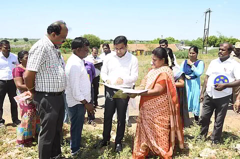 கோவில்பட்டி அருகே பார்வையற்றோருக்கு தொழிற்கூடம் அமைக்க இடம் தேர்வு
