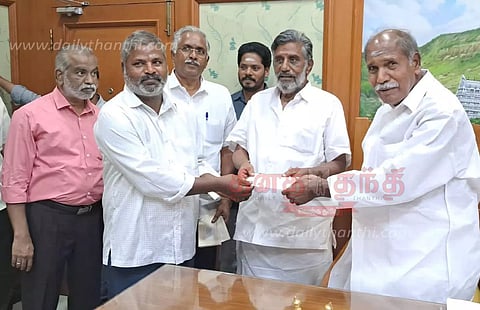 வேளாண் உபகரணங்கள் வாங்க ஆணை