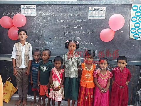 புதிதாக 5 மாணவர்கள் சேர்ந்ததால் மீண்டும் அரசு பள்ளி திறப்பு