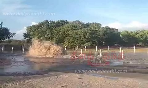 குழாய் உடைந்து வீணாகும் குடிநீர்