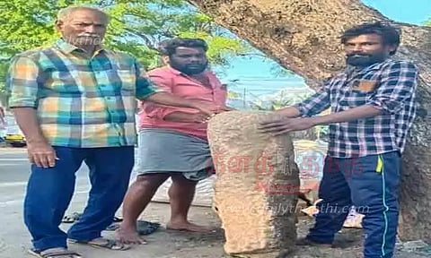 சிவலிங்க வடிவம் கொண்ட பழங்கால கருங்கல் கண்டெடுப்பு