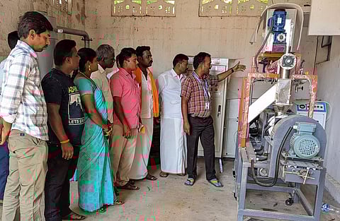 விவசாயிகளுக்கு கறவை மாடு வளர்ப்பு பயிற்சி