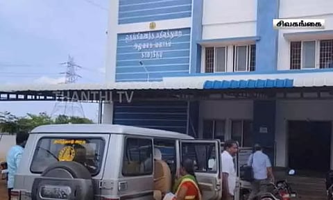 சிவகங்கை: போலி ஆவணம் மூலம் ரூ.5 கோடி மதிப்புள்ள இடம் பத்திரப்பதிவு - 2 சார்பதிவளார்கள் உள்பட 11 பேர் மீது வழக்கு