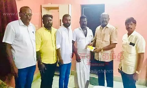 பனை ஏறும் தொழிலாளிக்கு உதவித் தொகை