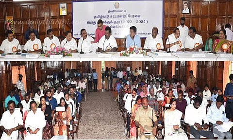 சாலை வசதி ஏற்படுத்த வேண்டும்