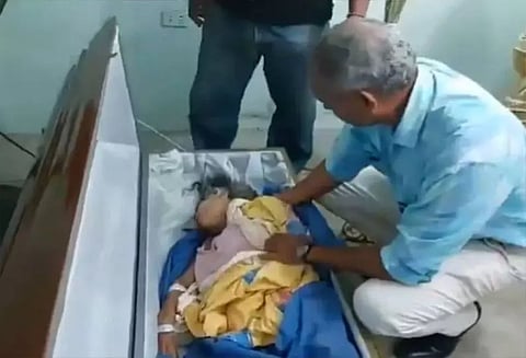 ஈகுவேடார்; சவ பெட்டியில் இருந்து உயிர்த்தெழுந்த மூதாட்டி உண்மையில் மரணம்