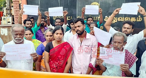 விபத்தில் இறந்த மாணவனுக்கு இழப்பீடு கேட்டு உறவினர்கள் திரண்டனர்