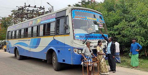 இழப்பீடு வழங்காததால் அரசு பஸ் ஜப்தி