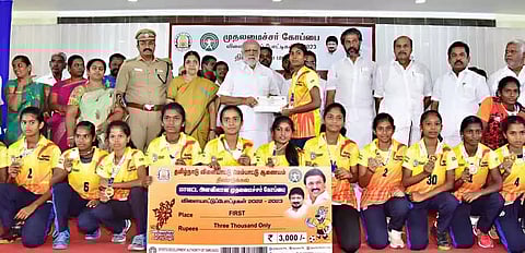 வெற்றி பெற்றவர்களுக்கு பரிசு