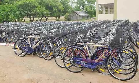 தயார் நிலையில் விலையில்லா சைக்கிள்கள்
