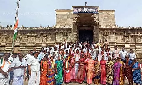 திருக்குறுங்குடி நம்பி கோவிலில் சிறப்பு பூஜை- அன்னதானம்; ரூபி மனோகரன் எம்.எல்.ஏ. பங்கேற்பு