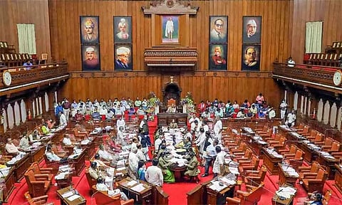 கர்நாடகத்தில் 3 மேல்-சபை தொகுதிகளுக்கு இடைத்தேர்தல்: காங்கிரஸ் வேட்பாளர்கள் அறிவிப்பு