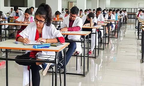 கோப்புப்படம்  https://www.dailythanthi.com/News/State/2022/04/07195139/Fee-hike-for-NEET-exam--National-Examination-Agency.vpf