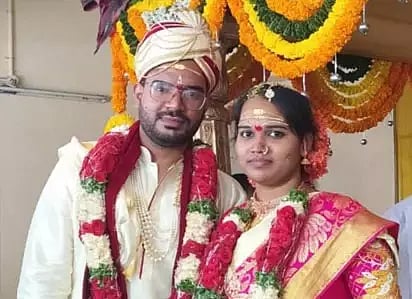 வரதட்சணை கொடுமை:இரட்டைக் குழந்தைகளுடன் 8வது மாடியிலிருந்து குதித்து தற்கொலை