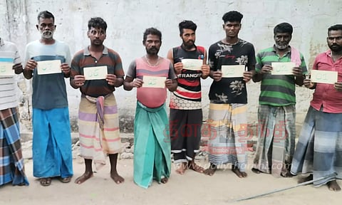 ராமேசுவரம் மீனவர்கள் 9 பேரை இலங்கை கடற்படை சிறைபிடித்தது