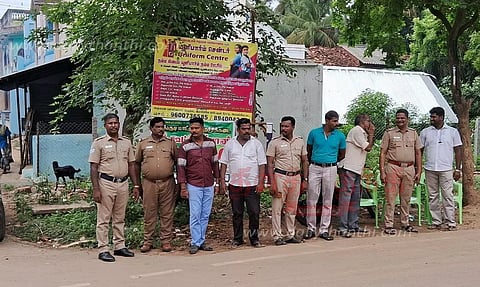 என்.ஐ.ஏ. தேடி வரும் வாலிபரின் தந்தை உடல்நலக்குறைவால் இறப்பு - வாலிபரை எதிர்பார்த்து போலீசார் குவிப்பு