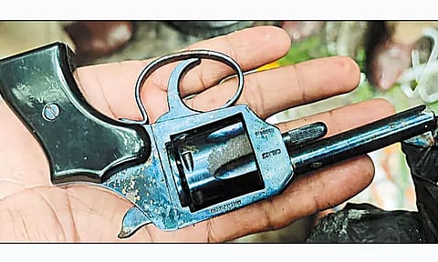 அயனாவரத்தில் குப்பைத்தொட்டியில் துப்பாக்கி கிடந்ததால் பரபரப்பு