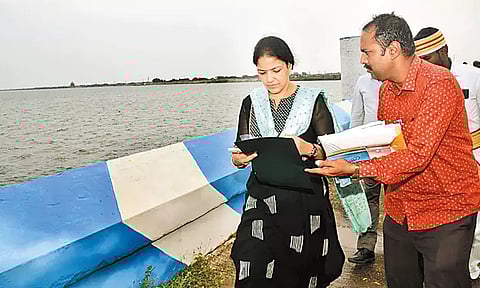 தொடர் மழையால் குடிநீர் வழங்கும் ஏரிகளில் நீர்மட்டம் அதிகரிப்பு: செம்பரம்பாக்கம் ஏரியில் கலெக்டர் திடீர் ஆய்வு