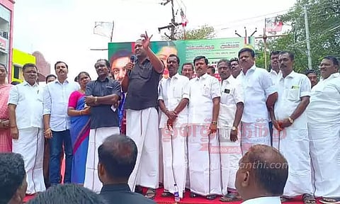 தென்காசியில் அ.தி.மு.க.வினர் ஆர்ப்பாட்டம்