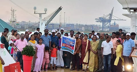 தூத்துக்குடி கே.சின்னத்துரை அன்கோ சார்பில் 100 வாடிக்கையாளர்கள் கப்பலில் இன்ப சுற்றுலா