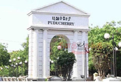 மேல்நிலை எழுத்தர்கள் 218 பேர் தற்செயல் விடுப்பு