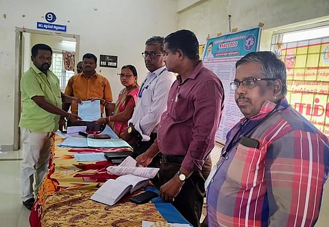 சுய தொழில்கள் தொடங்க கடன் பெறுவது குறித்த சிறப்பு முகாம்