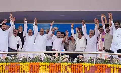 பா.ஜனதாவுக்கு எதிராக 20 கட்சி நாளை ஆலோசனை; கட்சிகளுக்குள் திடீர் கருத்து வேறுபாடு ;பின்வாங்கும் தலைவர்கள்