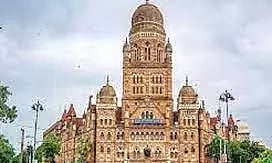 பாந்திரா ரெயில் நிலையம் அருகே உத்தவ் கட்சி அலுவலகம் இடித்து அகற்றம் - மாநகராட்சி அதிரடி நடவடிக்கை