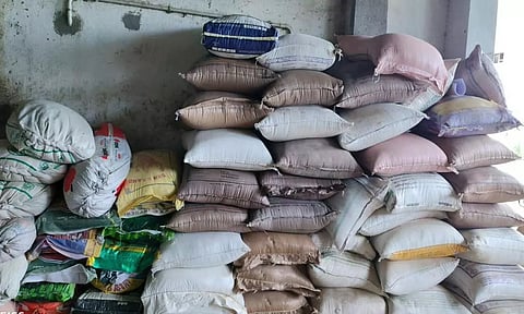 விழுப்புரத்தில் எண்ணெய் ஆலையில் 4 டன் அரிசி பறிமுதல் ரேஷன் அரிசியா? குடிமைப்பொருள் அதிகாரிகள் விசாரணை