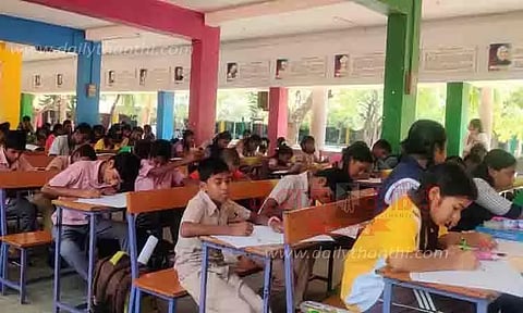 பள்ளி மாணவர்களுக்கு விழிப்புணர்வு ஓவிய போட்டி