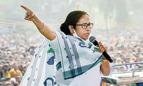 மேற்கு வங்காள பஞ்சாயத்து தேர்தல்; நாளை மறுநாள் முதல் பிரசாரத்தில் ஈடுபட மம்தா பானர்ஜி முடிவு