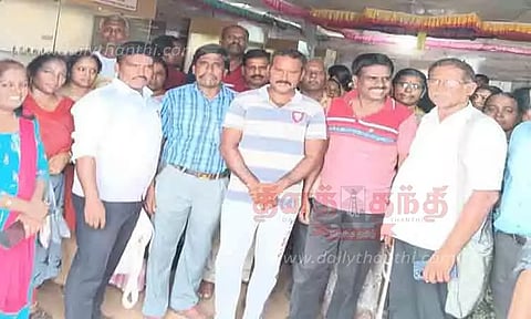 அரசு பள்ளி ஆசிரியர்கள் கள ஆய்வு